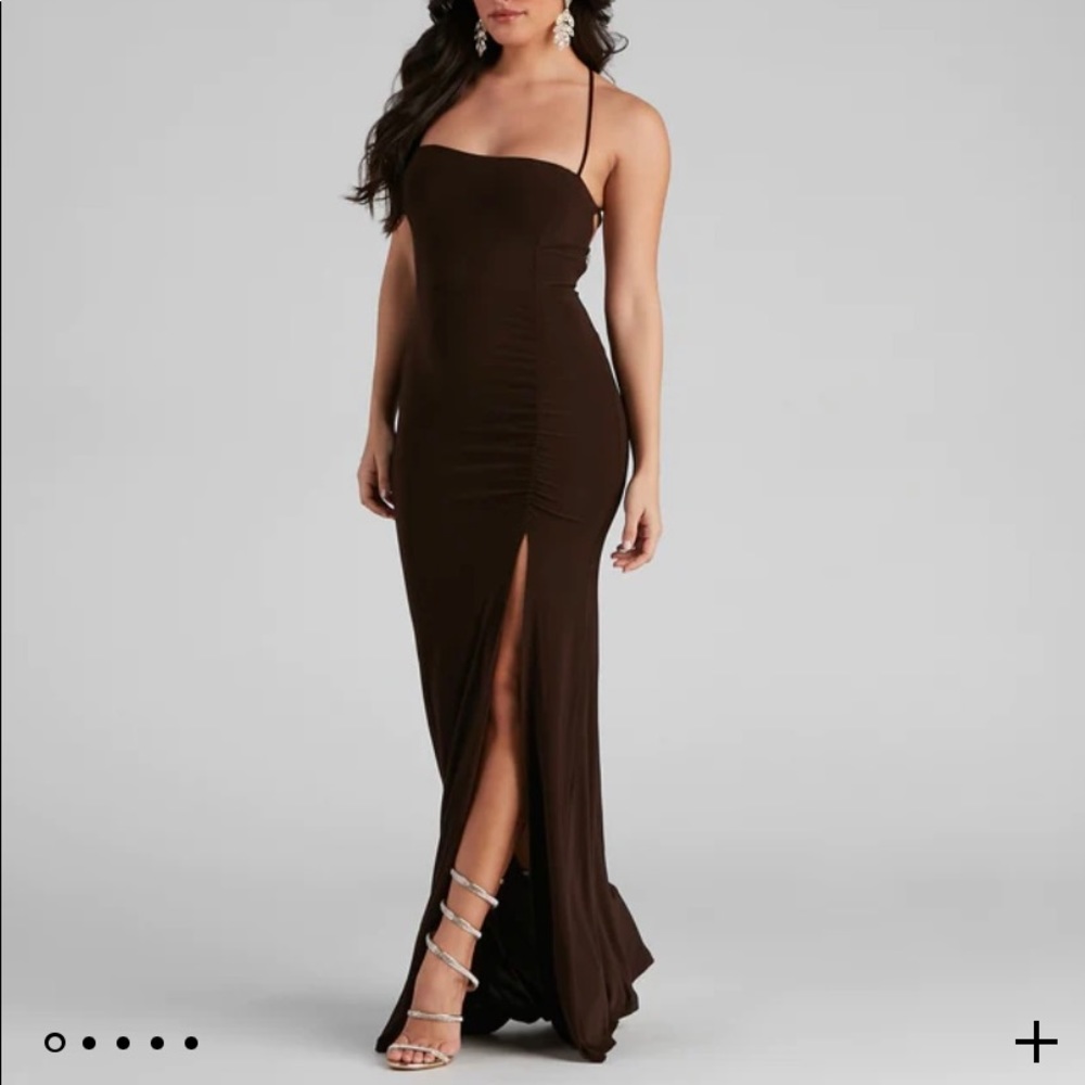 Windsor form fitting brown dress.